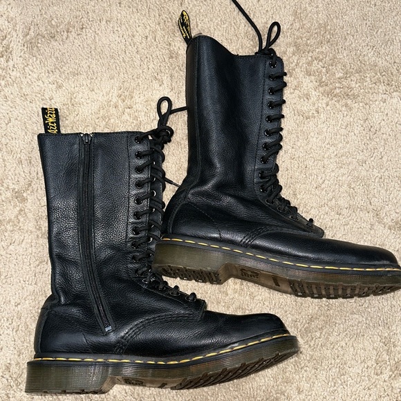 Dr. Martens Shoes - 1914 Tall Dr Marten Matte Black size 8 US